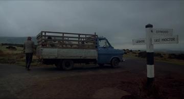 An American Werewolf in London_Getting out of the sheep truck