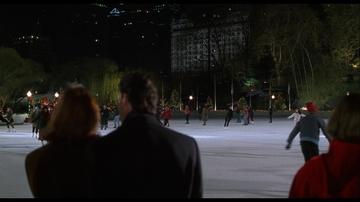 Miracle on 34th Street (1994)_Ice skating