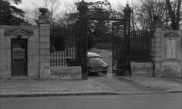 Eyes Without a Face_The gates to Villa Genessier