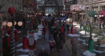 Jingle All The Way_The shopping mall
