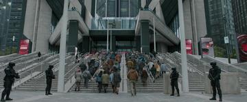 The Running Man (2025)_Approaching the network building