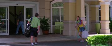 The Florida Project_Halley hustles outside the hotel