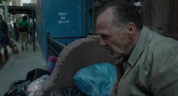 Birdman_Riggan sleeps on the stoop