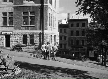 I Confess_The police station