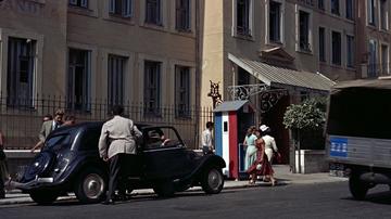 To Catch a Thief_The policemen leave the station