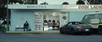 F1_Hayes does his laundry