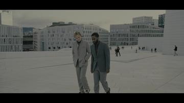 Tenet_Neil and the protagonist plan the heist