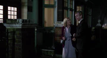 An American Werewolf in London_Harry and Judith arrive for a dinner party