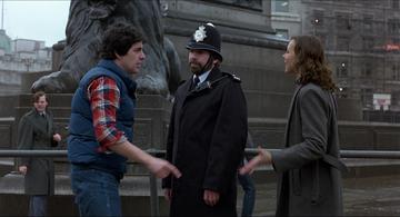 An American Werewolf in London_David tries to get arrested