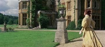 Doctor Dolittle (1967)_Emma Fairfax sings in the manor grounds