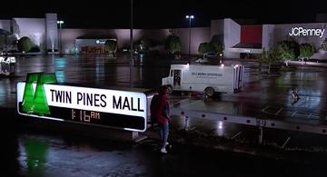 Back to the Future_Twin Pines Mall