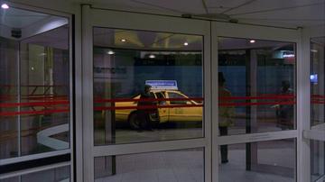 Eyes Wide Shut_The hospital entrance