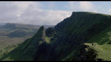 Highlander_MacLeod and Ramirez duel atop a mountain